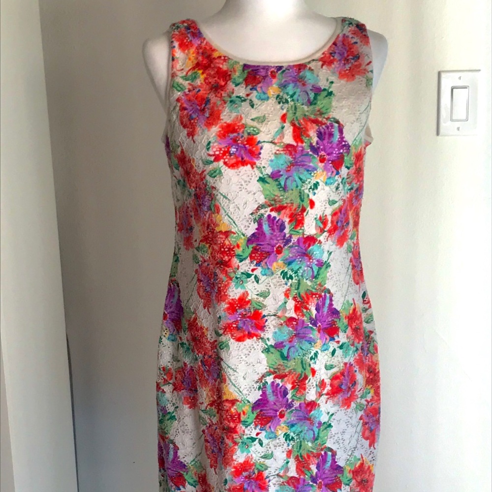 Flowered lace stretch sheath dress.